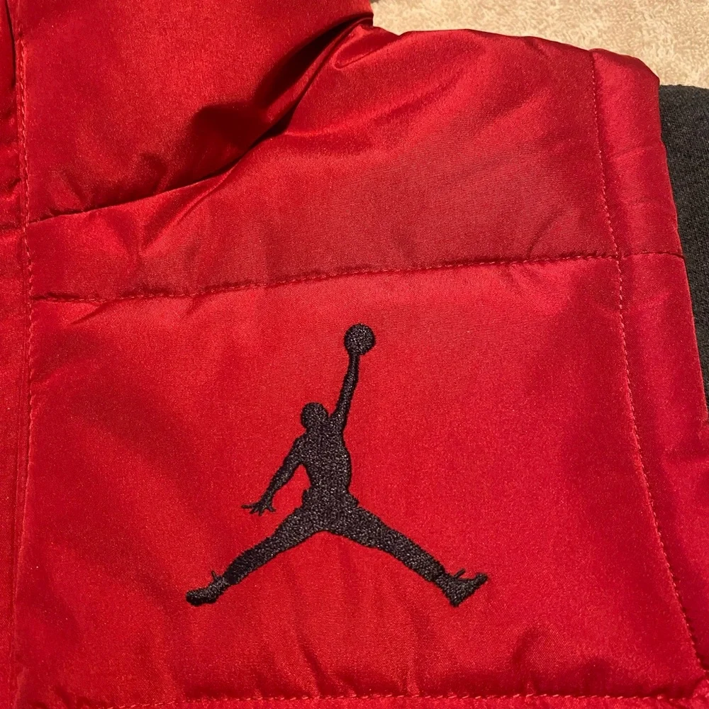 Youth boys Nike Air Jordan Puffer Sweatshirt Hoodie Warm Jacket Size Small Red
